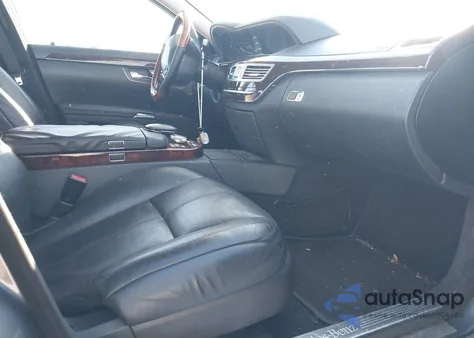 2007 Mercedes-Benz S 550 z USA, uszkodzony, nr VIN WDDNG71X47A122845